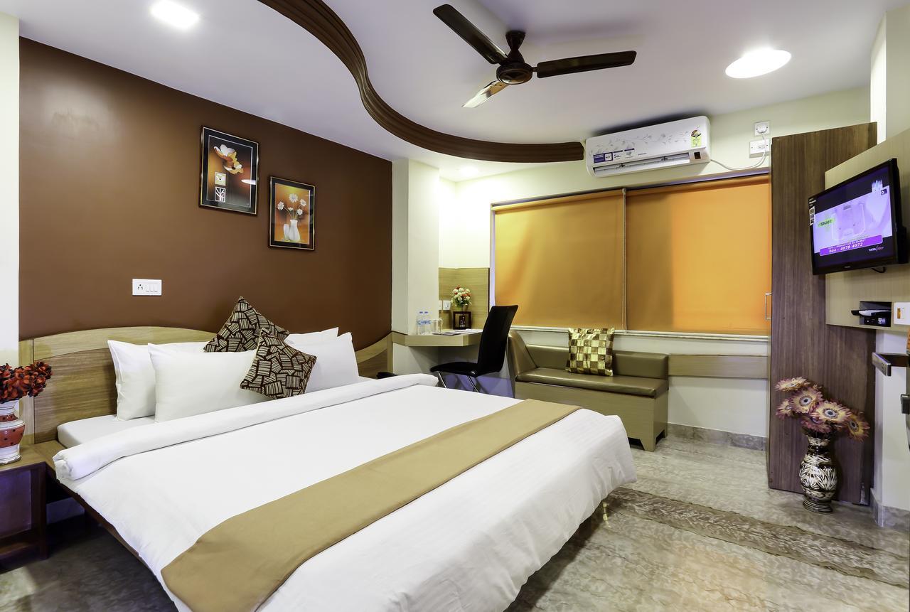 Hotel Narayani Enclave Калькутта Экстерьер фото