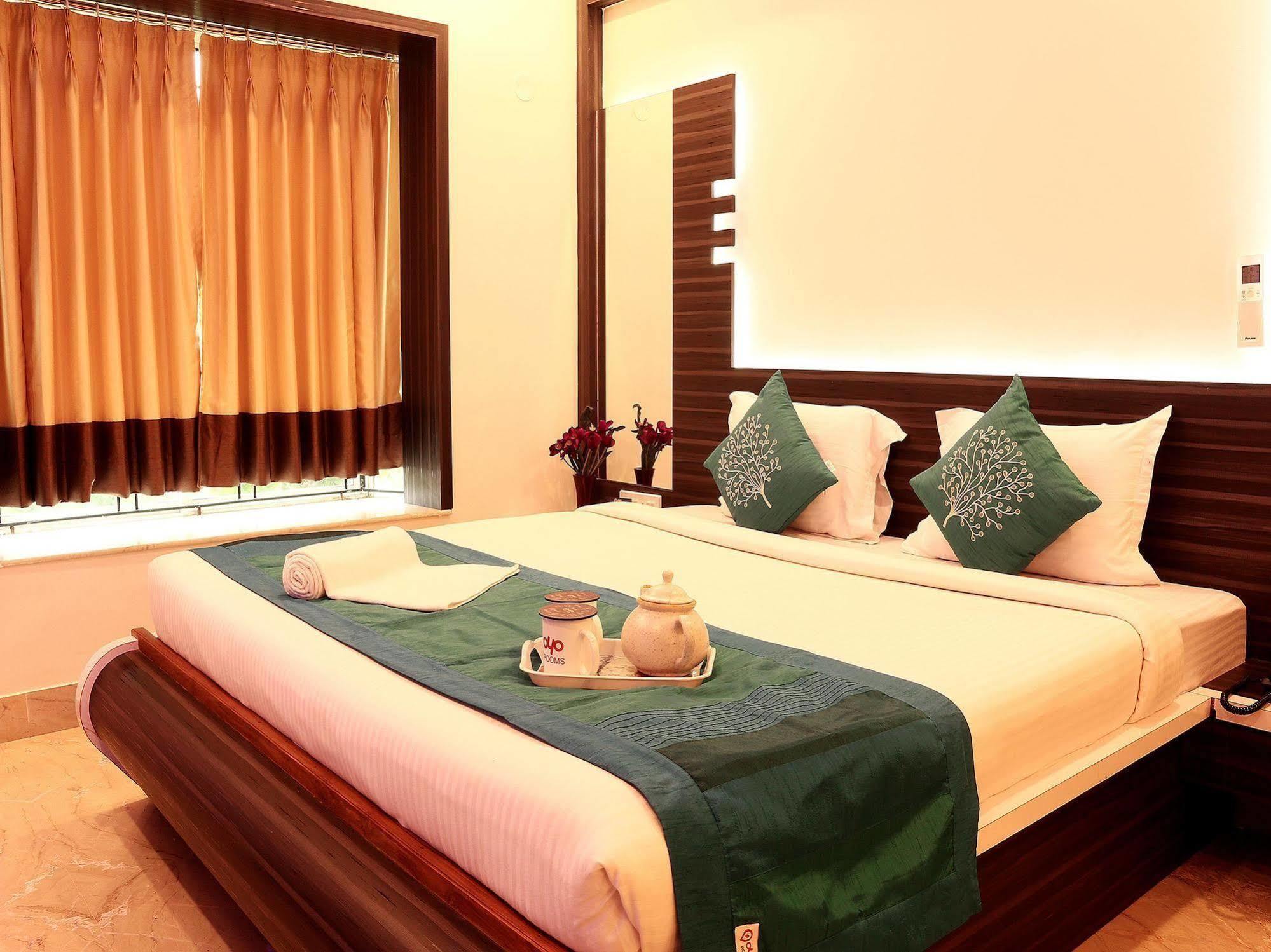 Hotel Narayani Enclave Калькутта Экстерьер фото