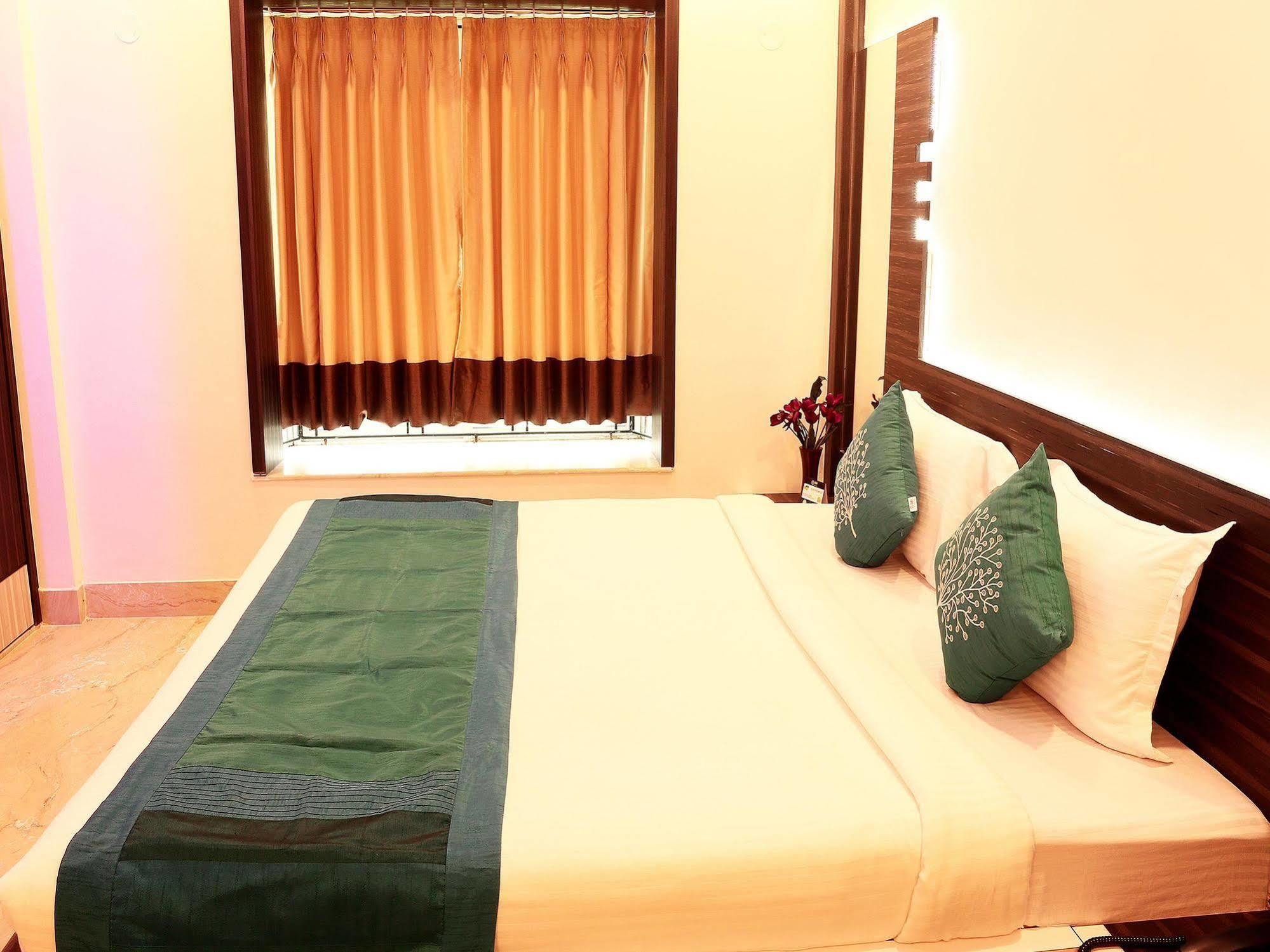 Hotel Narayani Enclave Калькутта Экстерьер фото
